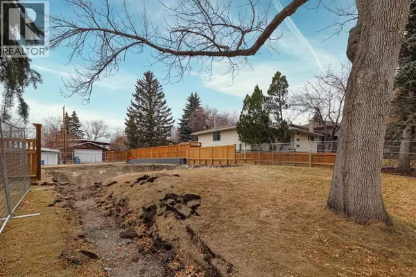 Calgary, AB T2L1A1,4215 Chippewa Road NW