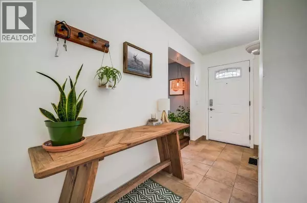 Calgary, AB T2J4T1,828 Queensland Drive SE