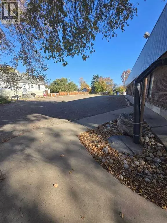 Taber, AB T1G1M8,5009 56 Street