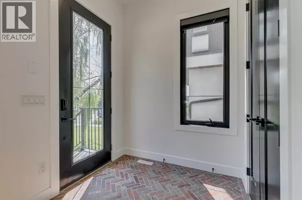 Calgary, AB T3E2R4,2219 32 Street SW