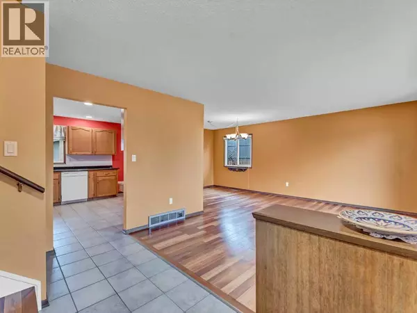 Medicine Hat, AB T1C1C6,1935 3 Avenue NE