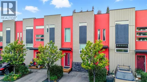 Calgary, AB T3K0W6,448 Covecreek Circle NE