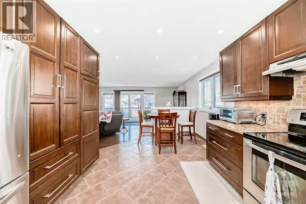 Calgary, AB T3E5T2,6623 Lakeview Drive SW