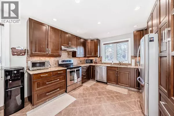 Calgary, AB T3E5T2,6623 Lakeview Drive SW