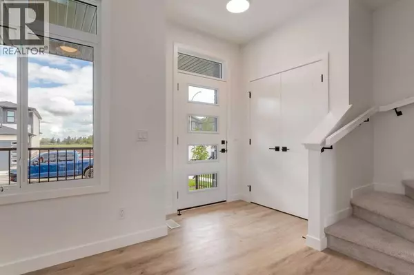 Cochrane, AB T4C3C3,114 Clydesdale Avenue