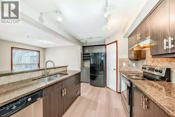 Calgary, AB T3L2B1,25 Scotia Point NW