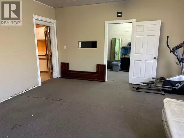 Medicine Hat, AB T1A4X4,849 16 Street SW