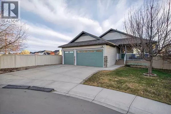 Airdrie, AB T4B2W2,734 Woodside Bay NW