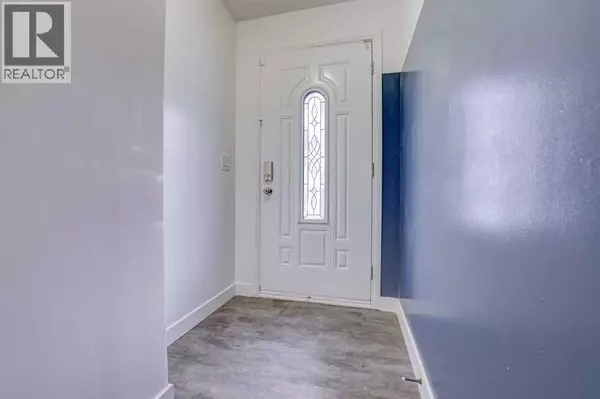 Calgary, AB T2B1V4,3131 Dover Crescent SE