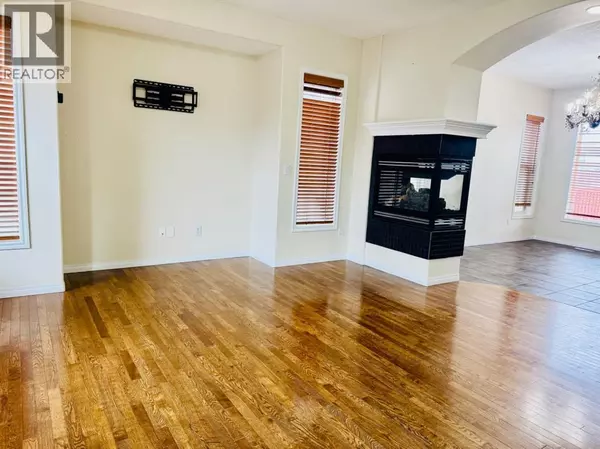 Calgary, AB T3J5L8,8 Taralake Way NE