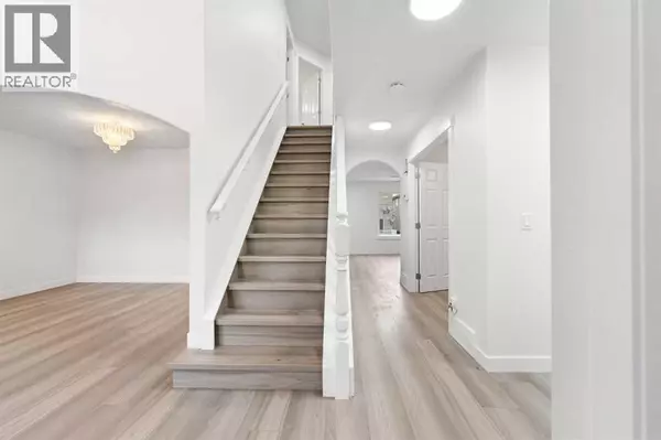 Calgary, AB T3J4S7,115 Taracove Landing NE