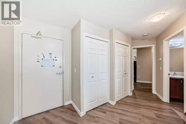 Airdrie, AB T2B2B7,2315, 700 Willowbrook Road NW