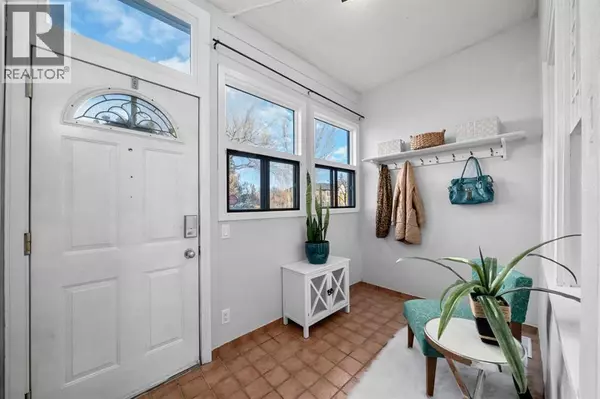 Calgary, AB T2M2P3,207 31 Avenue NW