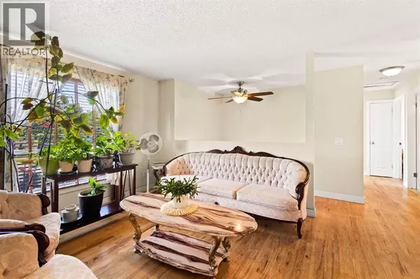 Calgary, AB T3J1B1,84 Fallswater Road NE