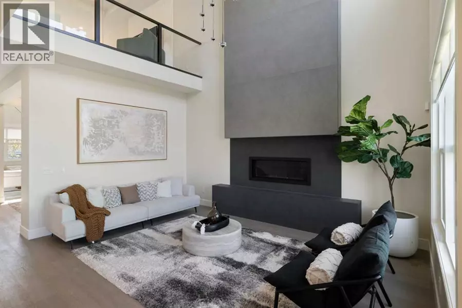 33 Heritage Park, Cochrane, AB T4C3G9