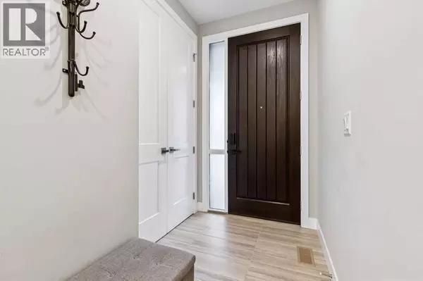 Calgary, AB T3B6J5,132 Crestridge Common SW