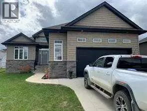 805 7 Avenue, Fox Creek, AB T0H1P0