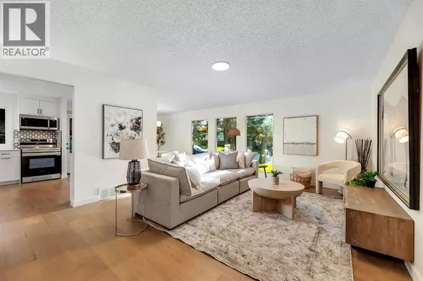 212 Midlawn Close SE, Calgary, AB T2X1N1