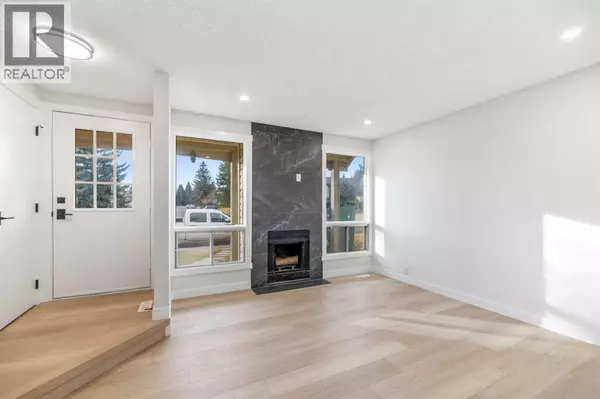 Calgary, AB T2W3P2,14 woodhill Road SW