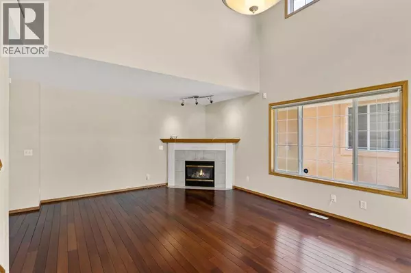 Calgary, AB T3J3Y9,202 Coral Cove NE