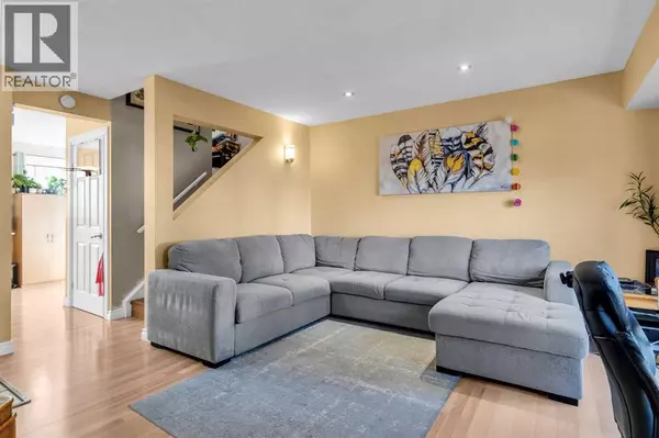 Calgary, AB T3J2V8,43 Martindale Court NE