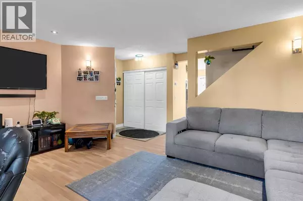 Calgary, AB T3J2V8,43 Martindale Court NE