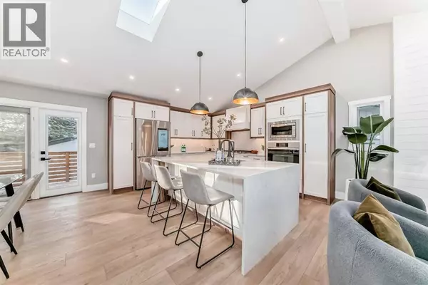 Calgary, AB T2J3C2,959 Lake Arrow Way SE