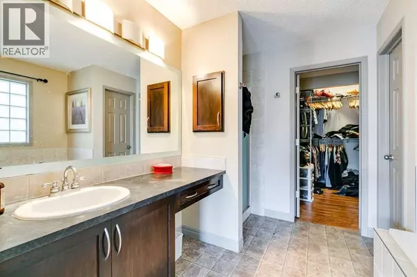 Calgary, AB T2Z4K9,79 Prestwick Street SE