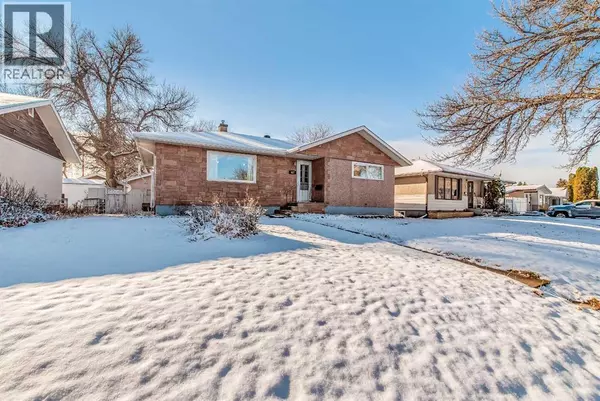 627 12 Street NE, Medicine Hat, AB T1A5V3