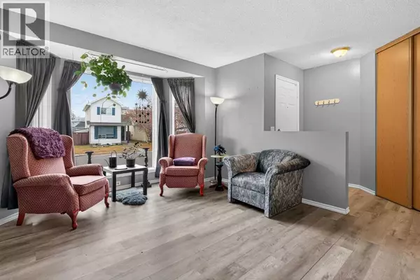 Calgary, AB T3J2X8,20 Martinview Road NE