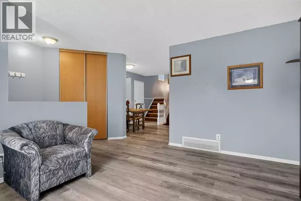 Calgary, AB T3J2X8,20 Martinview Road NE