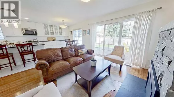 Calgary, AB T3E5W7,2932 Lathom Crescent SW