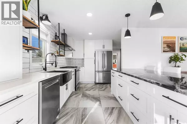 Calgary, AB T2J2S8,1108 Lake Sundance Crescent SE