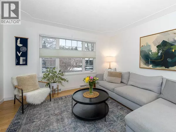 Calgary, AB T2K3C3,5927 Thornton Road NW