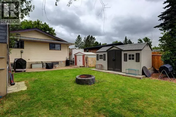 Calgary, AB T2W1W7,628 Cantrell Drive SW