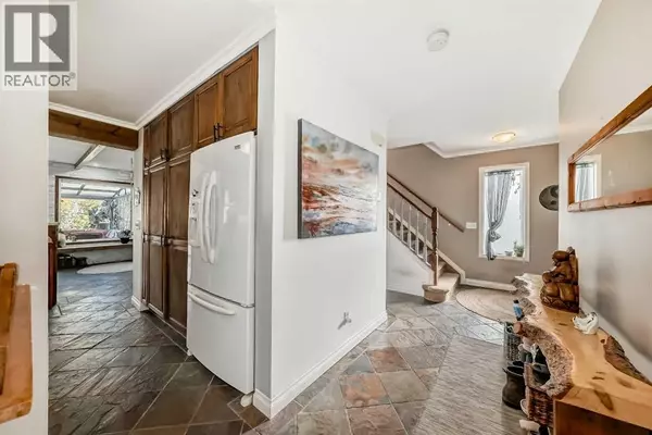 Calgary, AB T3K4T2,99 Covewood Park NE