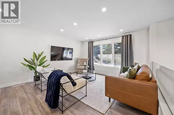 Calgary, AB T2W1N3,827 Canaveral Crescent SW