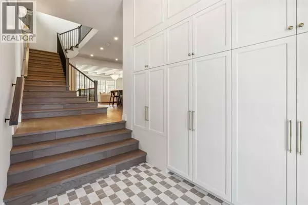 Calgary, AB T2N1E1,3708 8 Avenue NW