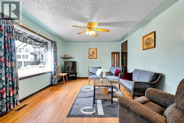 Calgary, AB T2N2S4,722 24A Street NW