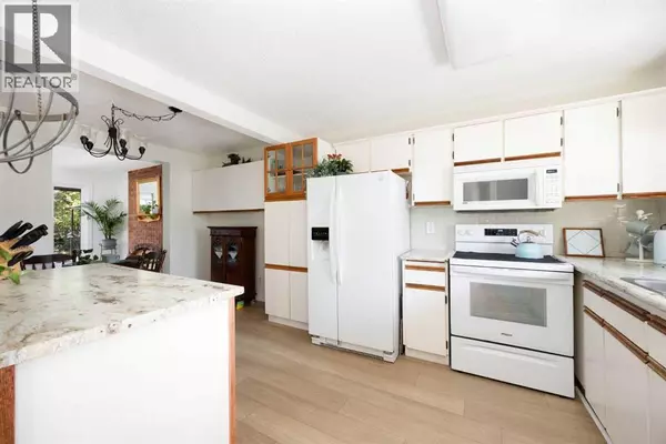 Fort Mcmurray, AB T9J1L1,103 Garson Place