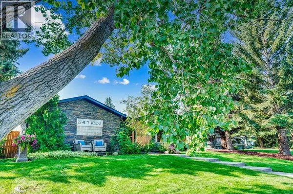 Calgary, AB T2J2H1,3 Mapleglade Close SE