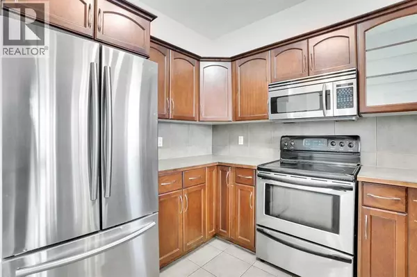 Calgary, AB T3G5T5,103 Royal Manor NW