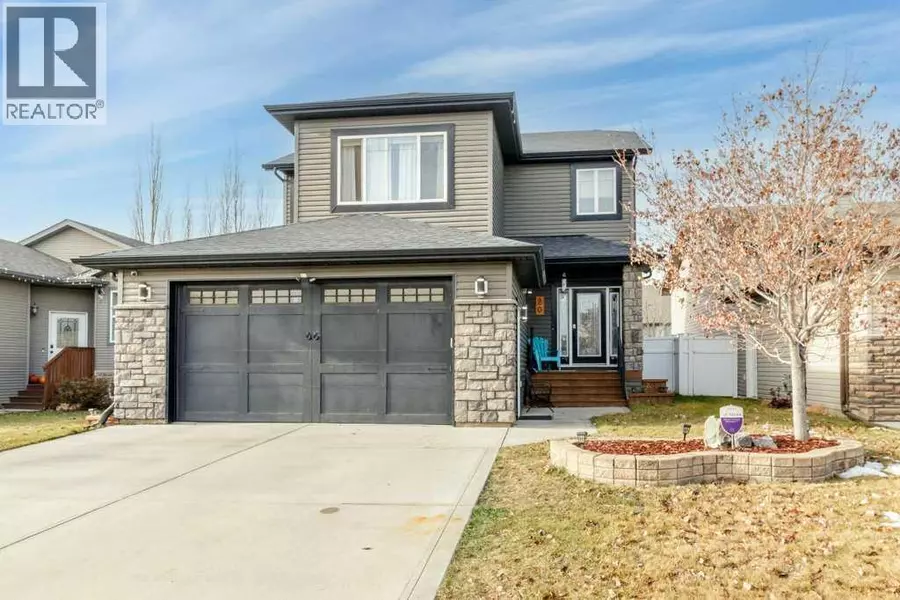 20 Oakfield Close, Red Deer, AB T4P0C9