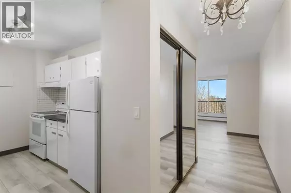 Calgary, AB T3A2E6,704, 4944 Dalton Drive NW