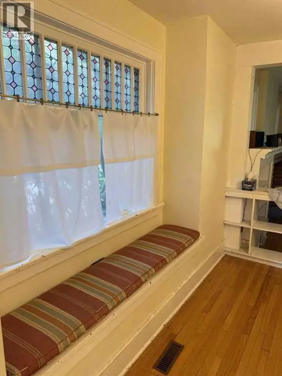 Calgary, AB T2E0W8,133 10 Avenue NE