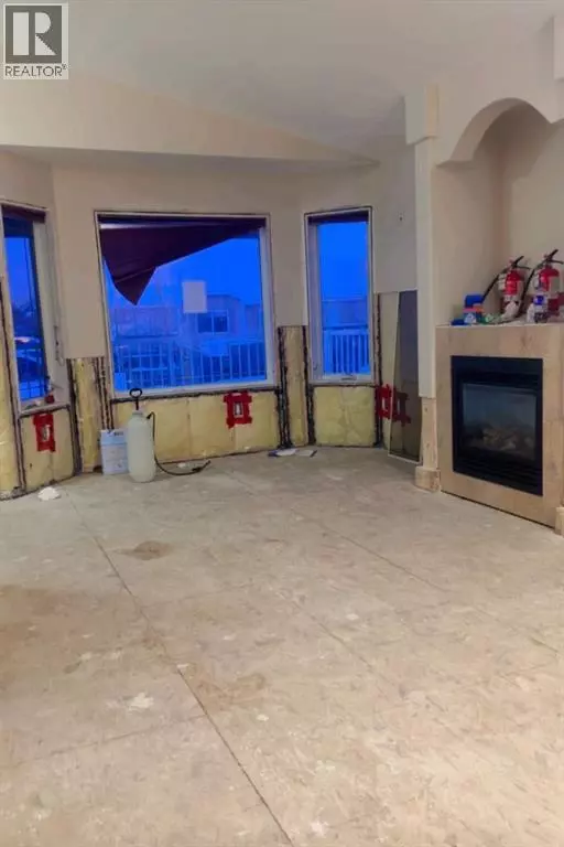 Fort Mcmurray, AB T9K0G2,213 Ash Way