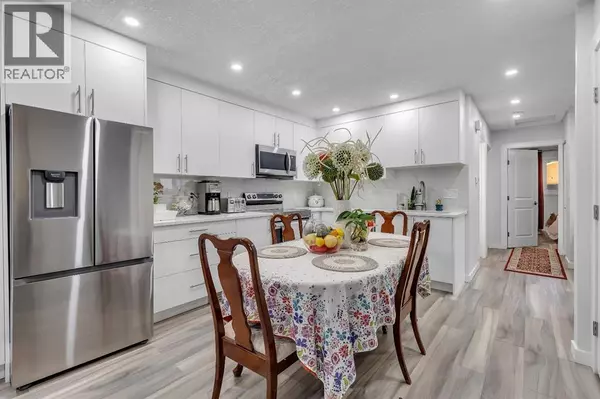 118 Bermuda Road NW, Calgary, AB T3K1G7