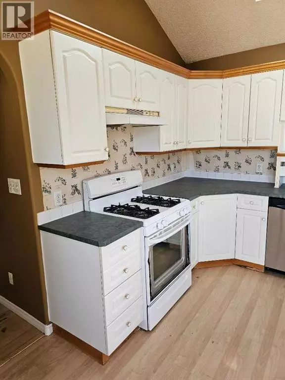 Lacombe, AB T4L1T1,60 Parkland Acres