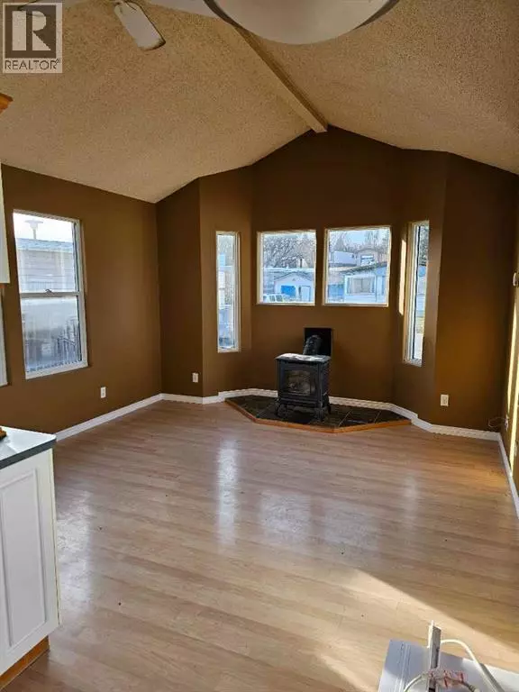 Lacombe, AB T4L1T1,60 Parkland Acres