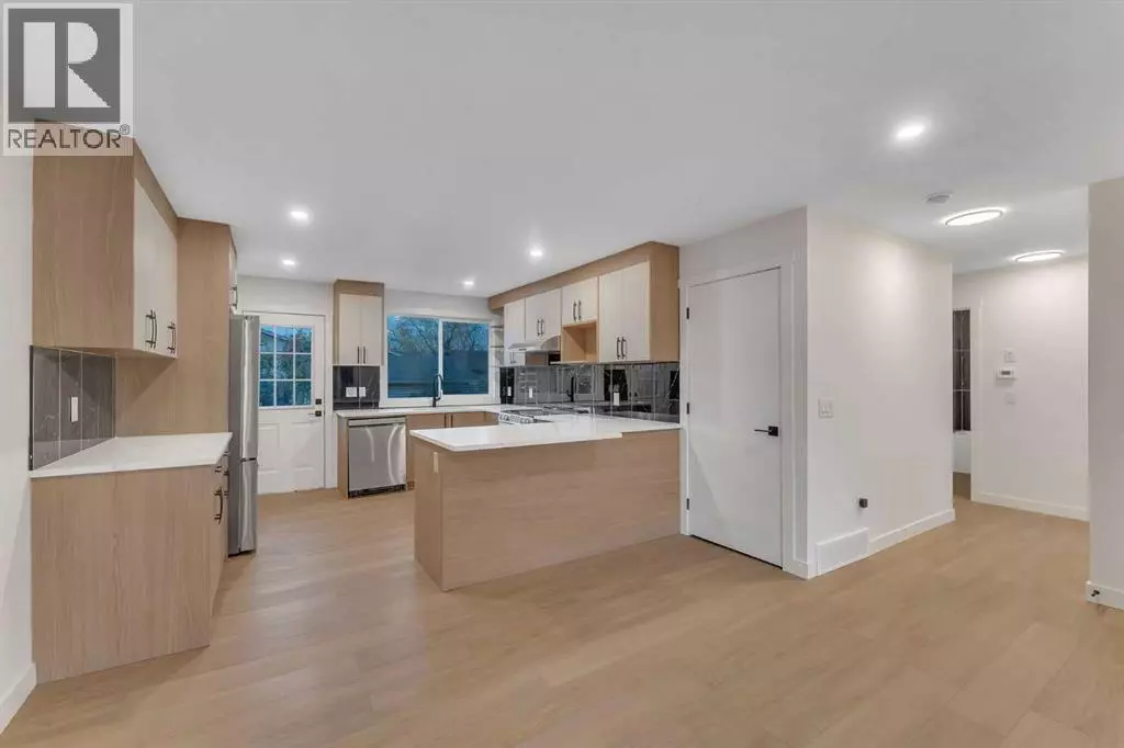 Calgary, AB T2C1M1,352 Lysander Place SE